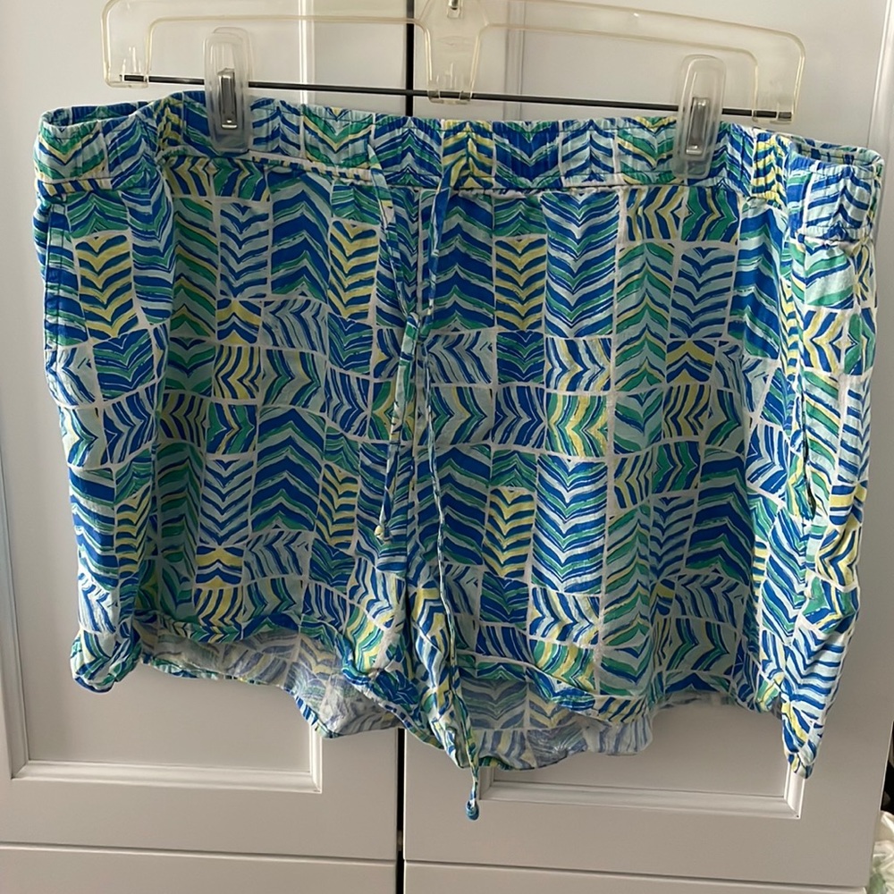 Vineyard Vines elastic tie waist shorts